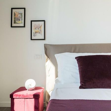 Central & Modern Apartment By Rent All Como Bagian luar foto