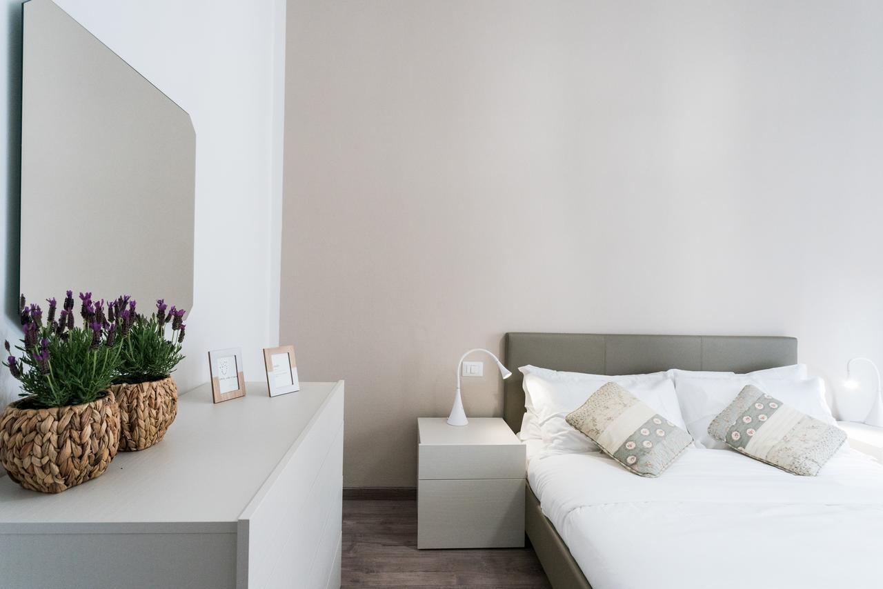 Central & Modern Apartment By Rent All Como Bagian luar foto