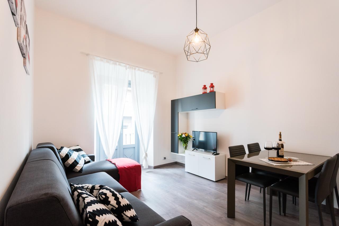 Central & Modern Apartment By Rent All Como Bagian luar foto