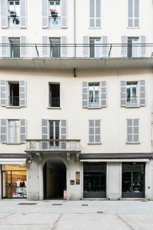 Central & Modern Apartment By Rent All Como Bagian luar foto