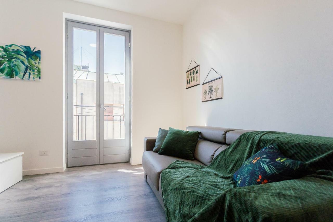 Central & Modern Apartment By Rent All Como Bagian luar foto