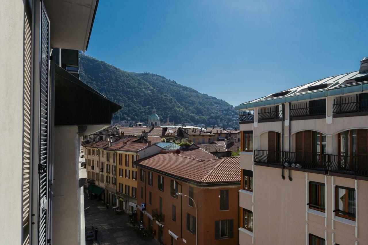 Central & Modern Apartment By Rent All Como Bagian luar foto
